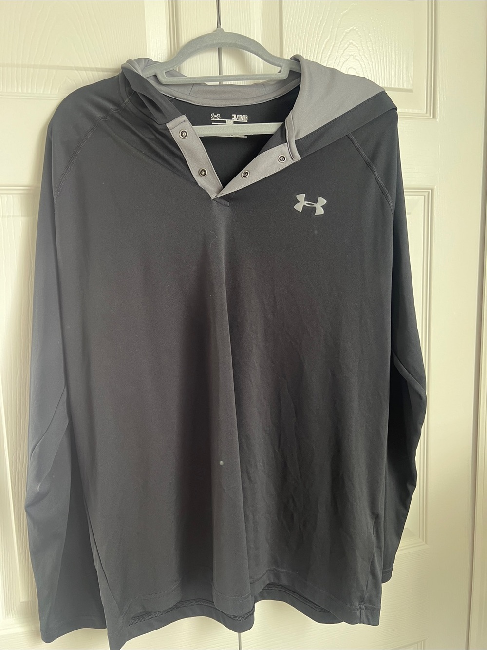 Under Armour Men’s Black and Gray Hooded Pullover
